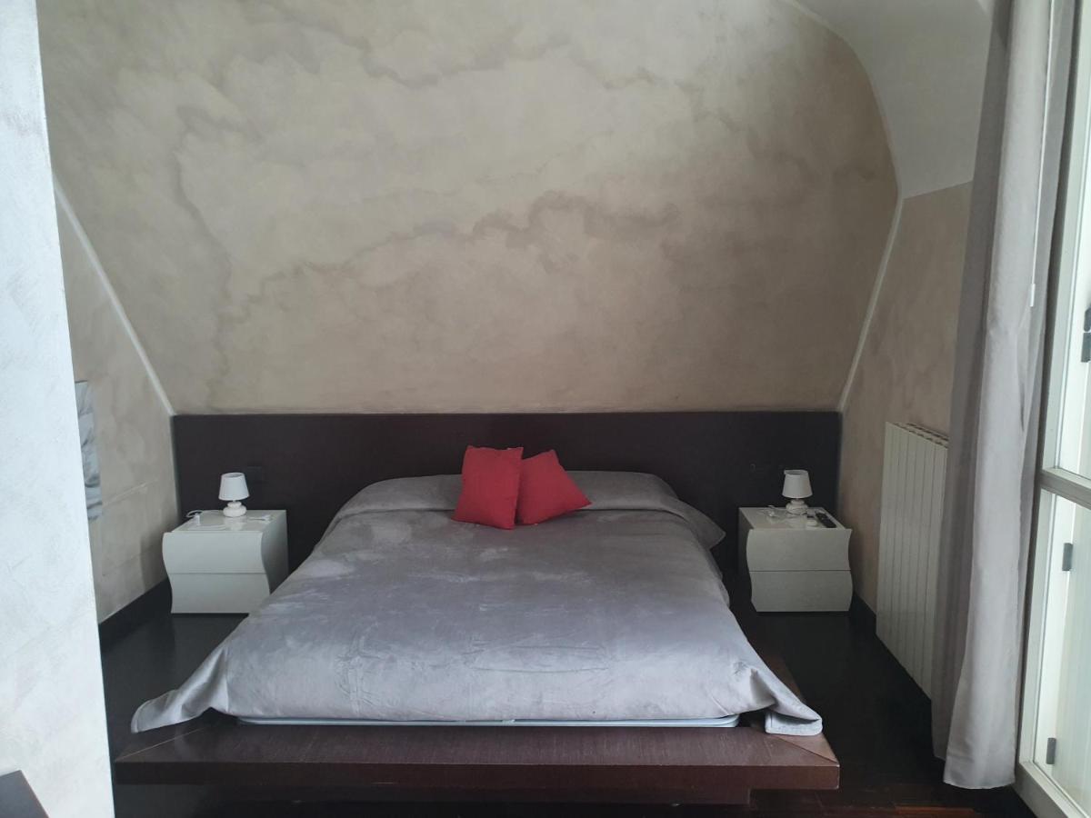 Milano Malpensa Grandi Mansarda Attico Appartement Gallarate Buitenkant foto