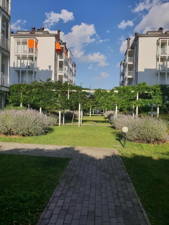 Milano Malpensa Grandi Mansarda Attico Appartement Gallarate Buitenkant foto