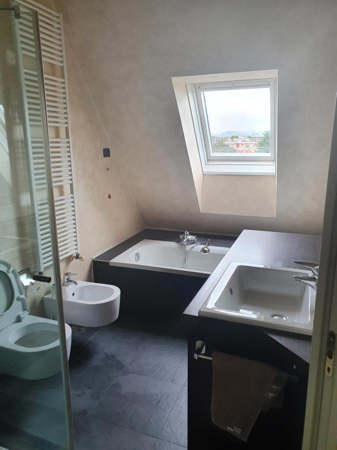 Milano Malpensa Grandi Mansarda Attico Appartement Gallarate Buitenkant foto