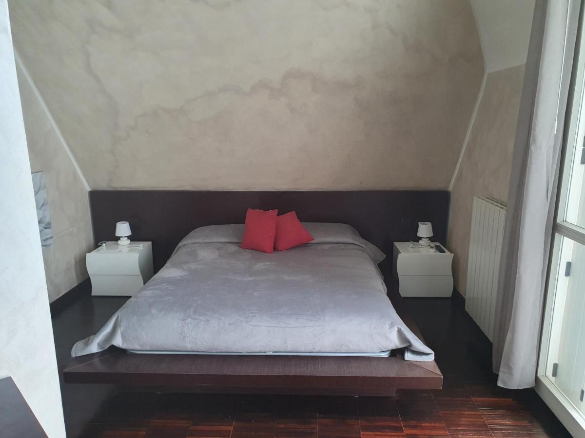 Milano Malpensa Grandi Mansarda Attico Appartement Gallarate Buitenkant foto
