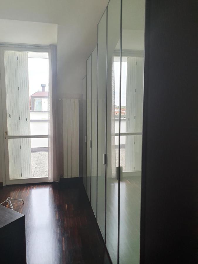Milano Malpensa Grandi Mansarda Attico Appartement Gallarate Buitenkant foto